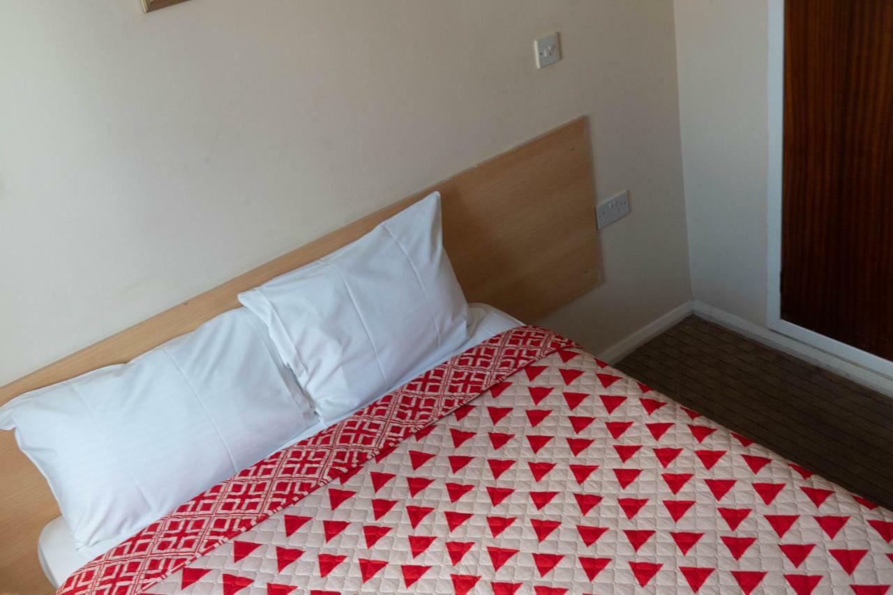 Romanos Hotel Лондон Екстериор снимка